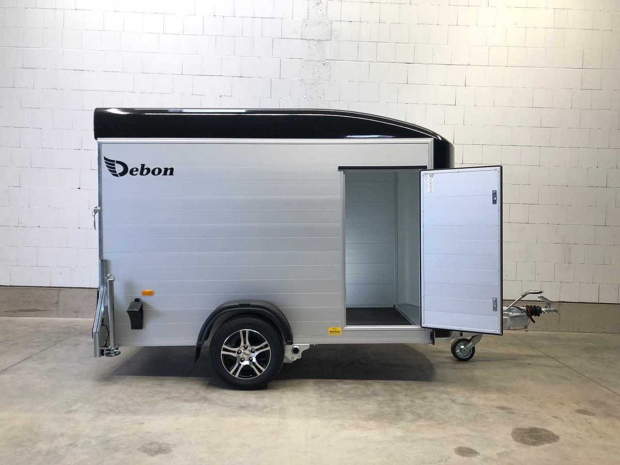 CHEVAL LIBERTE DEBON C300 Roadster Alufelge Kofferanhänger - Motorradanhänger: das Bild 2 CHEVAL LIBERTE DEBON C300 Roadster Alufelge Kofferanhänger - Motorradanhänger: das Bild 2