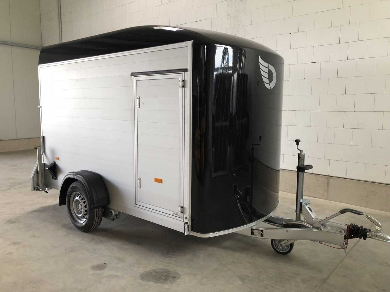 CHEVAL LIBERTE DEBON C300 Roadster Kofferanhänger - Motorradanhänger: das Bild 2 CHEVAL LIBERTE DEBON C300 Roadster Kofferanhänger - Motorradanhänger: das Bild 2