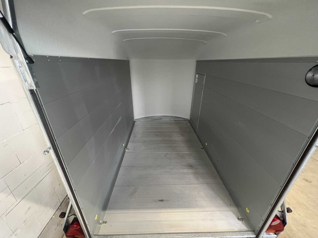 CHEVAL LIBERTE DEBON C400 Roadster ALF Kofferanhänger - Motorradanhänger: das Bild 5 CHEVAL LIBERTE DEBON C400 Roadster ALF Kofferanhänger - Motorradanhänger: das Bild 5