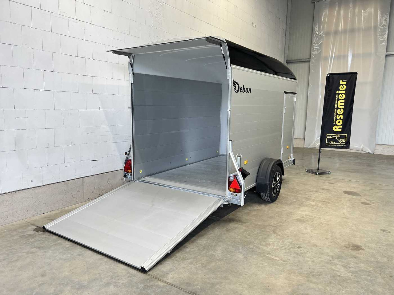 CHEVAL LIBERTE DEBON C400 Roadster ALF Kofferanhänger - Motorradanhänger: das Bild 3 CHEVAL LIBERTE DEBON C400 Roadster ALF Kofferanhänger - Motorradanhänger: das Bild 3