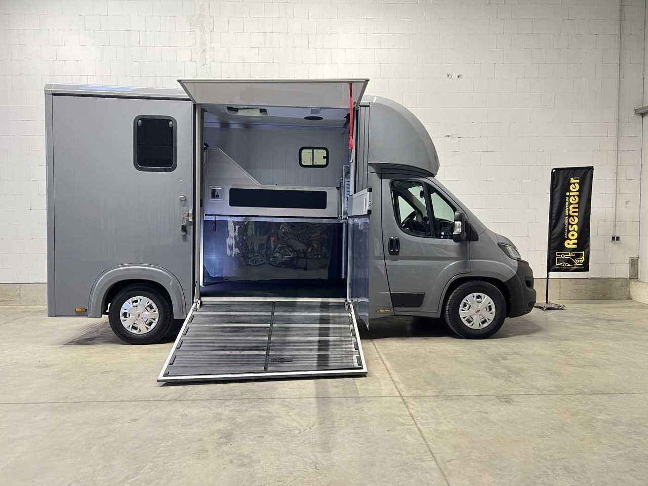 Fiat Compact Basic LKW - Pferdetransporter: das Bild 1 Fiat Compact Basic LKW - Pferdetransporter: das Bild 1