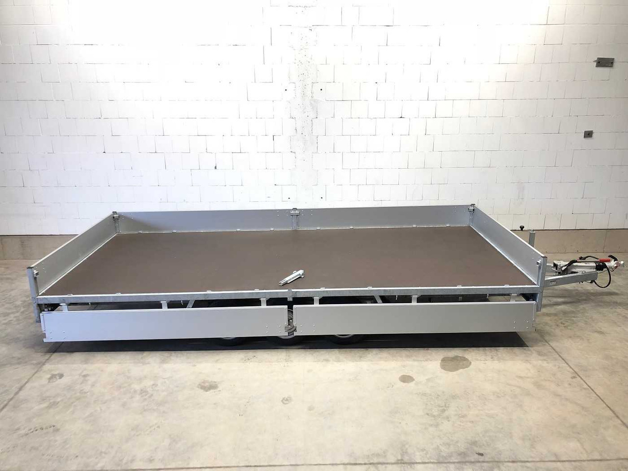 HULCO Medax-3 3500 Hochlader - PKW Anhänger: das Bild 5 HULCO Medax-3 3500 Hochlader - PKW Anhänger: das Bild 5