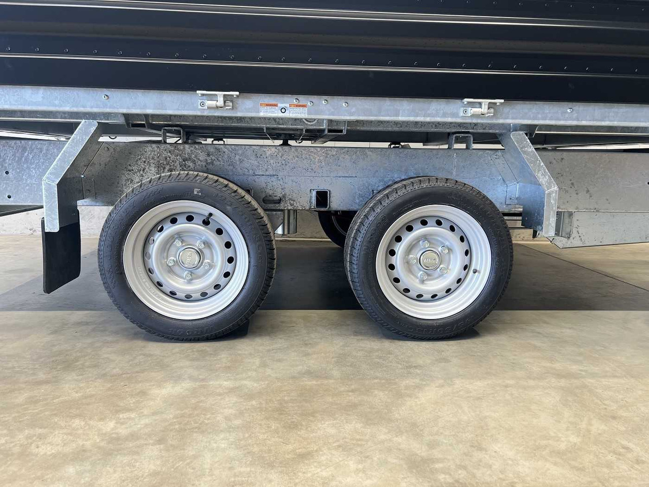 Kipper Anhänger, Zustand - NEU HUMBAUR HTK 3500.31 Stahl Black Dreiseitenkipper: das Bild 22