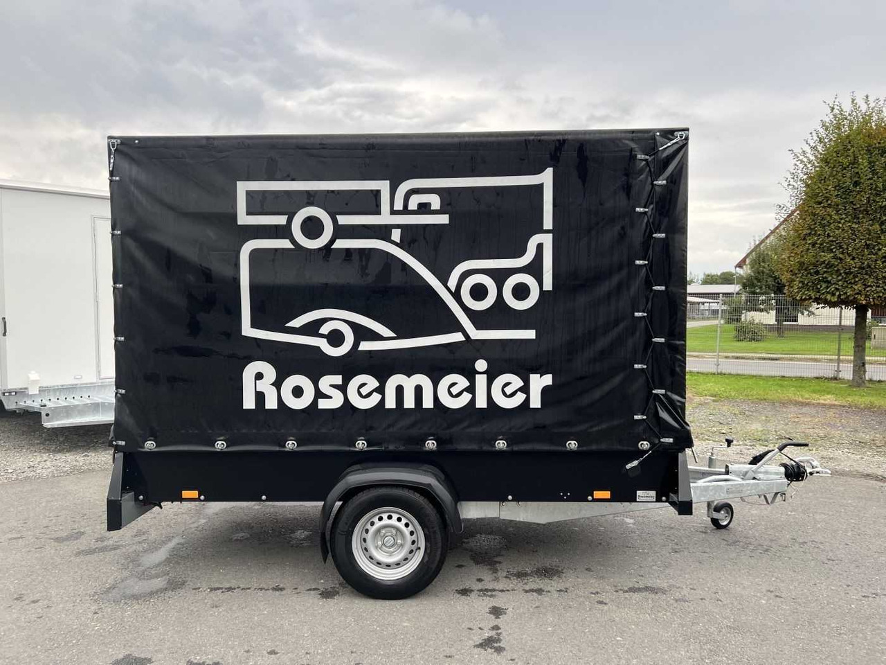 ROSEMEIER VE Spectrum C 13.30 Plane Kastenanhänger gebremst - PKW Anhänger: das Bild 1 ROSEMEIER VE Spectrum C 13.30 Plane Kastenanhänger gebremst - PKW Anhänger: das Bild 1