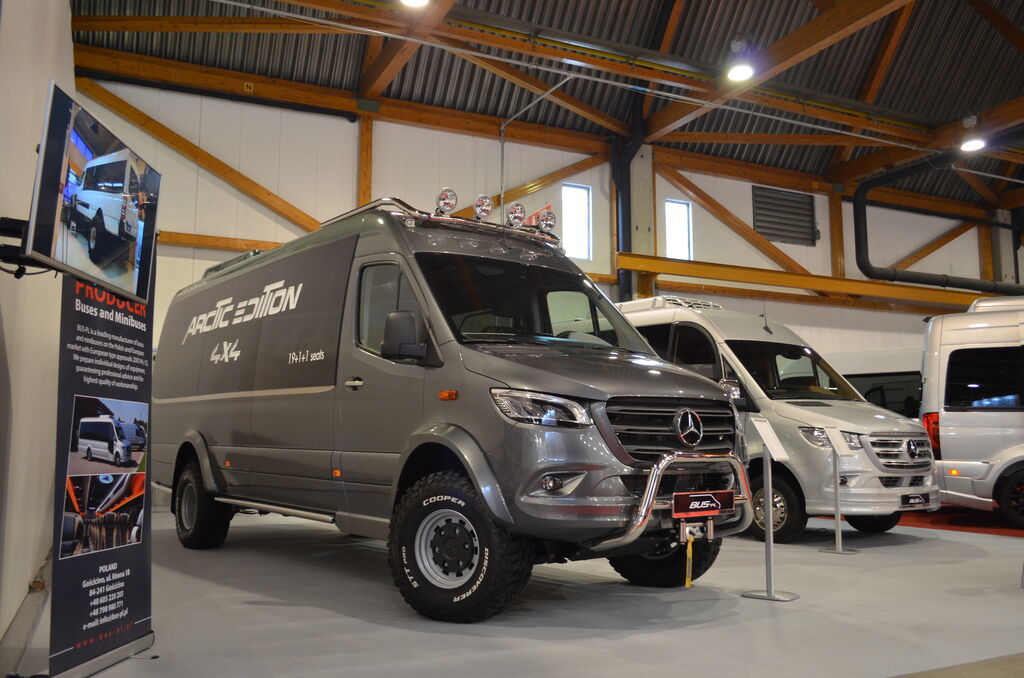 MERCEDES-BENZ Sprinter 519 4x4 high and low drive - Kleinbus, Personentransporter: das Bild 2 MERCEDES-BENZ Sprinter 519 4x4 high and low drive - Kleinbus, Personentransporter: das Bild 2