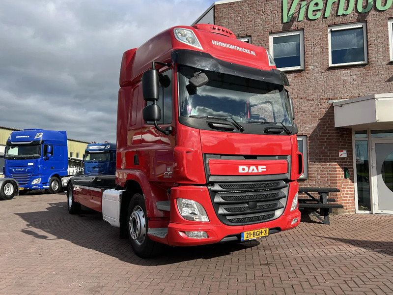 DAF CF 290 4X2 EURO6 SPACECAB RENOVA / VANGMUIL / LAADKLEP / TOP STAAT - Containerwagen/ Wechselfahrgestell LKW: das Bild 1 DAF CF 290 4X2 EURO6 SPACECAB RENOVA / VANGMUIL / LAADKLEP / TOP STAAT - Containerwagen/ Wechselfahrgestell LKW: das Bild 1