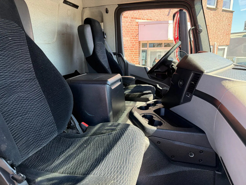 Mercedes-Benz Antos Antos 1824L Koffer mit 2 Tons Ladebordwand TUV/10-25 / Holland Truck - Koffer LKW: das Bild 5 Mercedes-Benz Antos Antos 1824L Koffer mit 2 Tons Ladebordwand TUV/10-25 / Holland Truck - Koffer LKW: das Bild 5