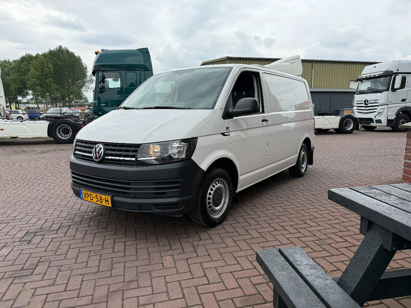 Volkswagen Transporter 2.0L 150PK DSG KOEL /VRIES CARIIER DAG EN NACHT TOT -/- 25 GRADEN - Kühltransporter: das Bild 2 Volkswagen Transporter 2.0L 150PK DSG KOEL /VRIES CARIIER DAG EN NACHT TOT -/- 25 GRADEN - Kühltransporter: das Bild 2