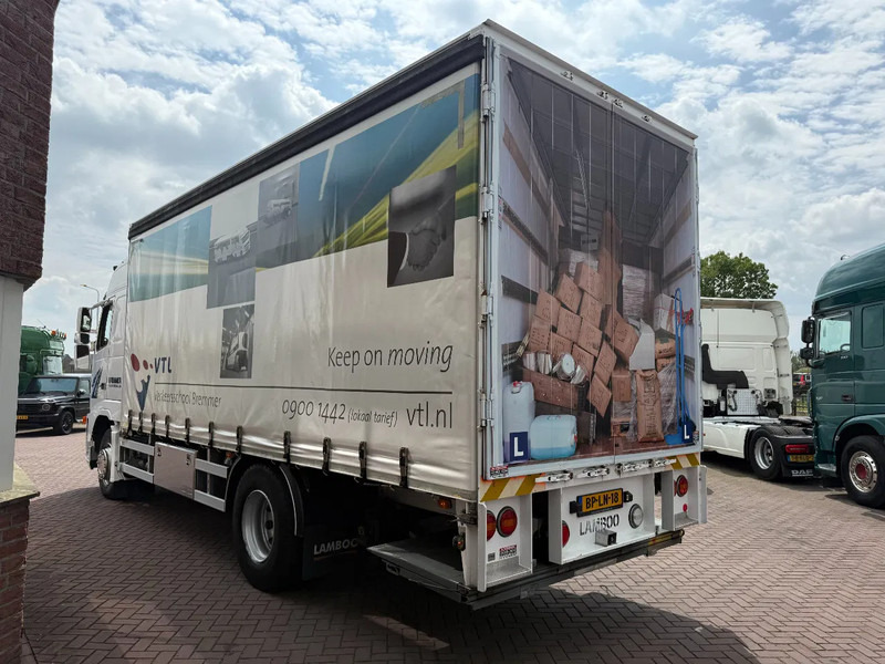 Volvo FH12-380 4X2 Euro3 / Manual / only 276tkm / Driving school - Koffer LKW: das Bild 3 Volvo FH12-380 4X2 Euro3 / Manual / only 276tkm / Driving school - Koffer LKW: das Bild 3