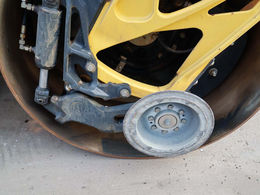 Straßenwalze BOMAG BW 174 AP-4v: das Bild 9
