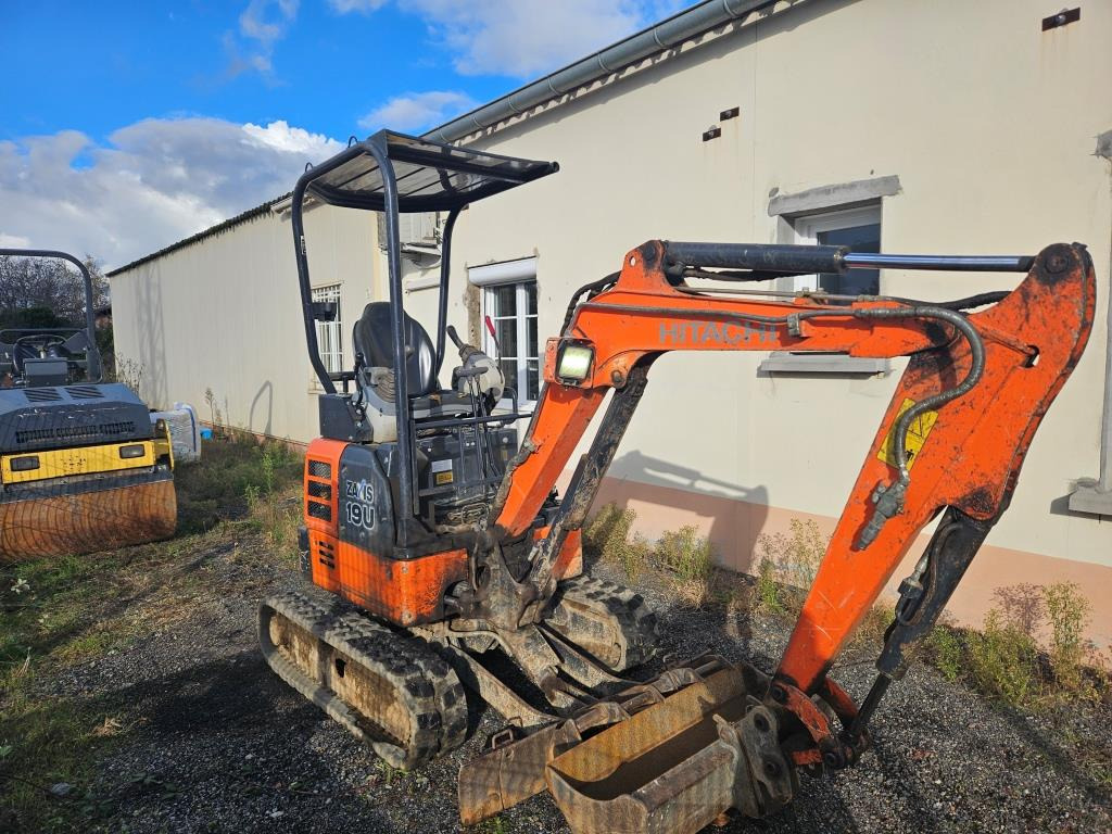 HITACHI ZX 19 - Minibagger: das Bild 5 HITACHI ZX 19 - Minibagger: das Bild 5