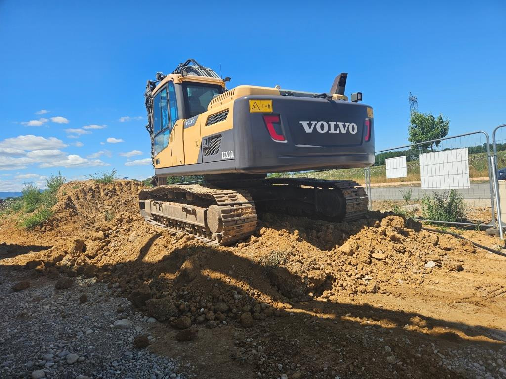 VOLVO EC 220 DL - Kettenbagger: das Bild 5 VOLVO EC 220 DL - Kettenbagger: das Bild 5