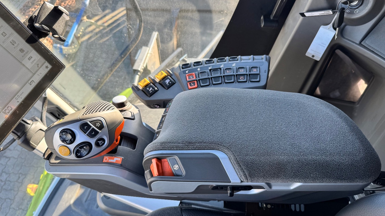 CLAAS Lexion 6900 TerraTrac 890 full Options - Mähdrescher: das Bild 4 CLAAS Lexion 6900 TerraTrac 890 full Options - Mähdrescher: das Bild 4