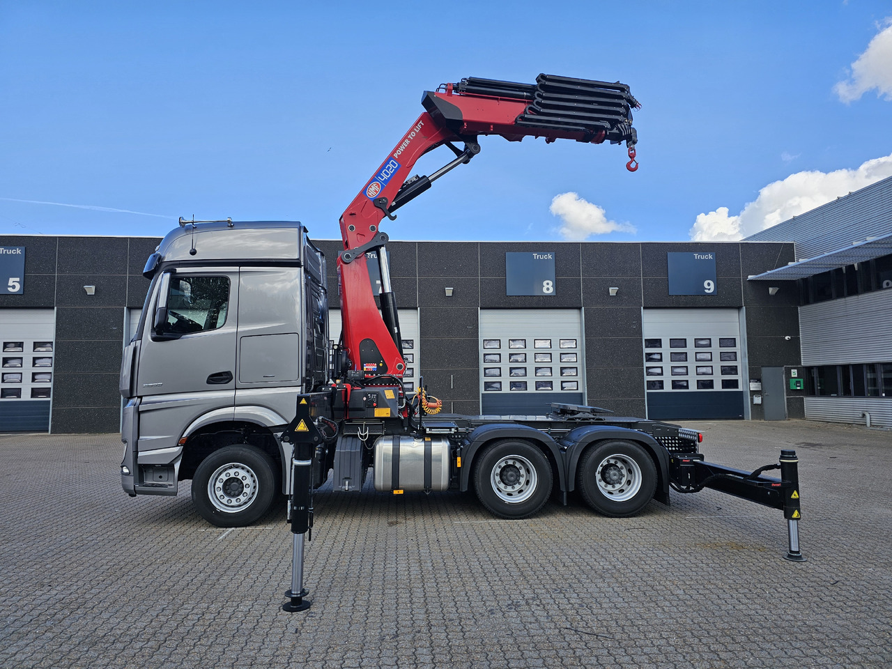 Mercedes Arocs 2653 6x4 40 T-mtr. - Autokran, Sattelzugmaschine: das Bild 3 Mercedes Arocs 2653 6x4 40 T-mtr. - Autokran, Sattelzugmaschine: das Bild 3