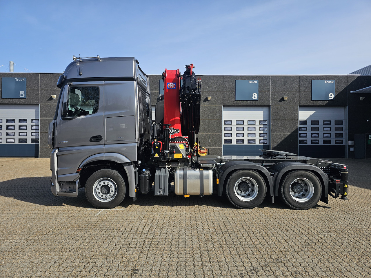 Mercedes Arocs 2653 6x4 40 T-mtr. - Autokran, Sattelzugmaschine: das Bild 4 Mercedes Arocs 2653 6x4 40 T-mtr. - Autokran, Sattelzugmaschine: das Bild 4
