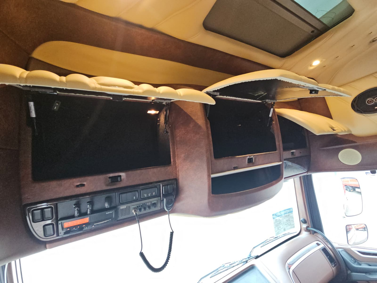 Sattelzugmaschine DAF XF450: das Bild 9