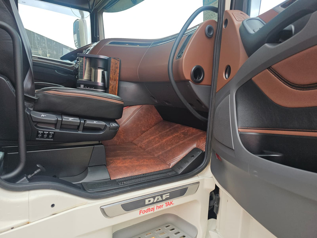 Sattelzugmaschine DAF XF450: das Bild 16