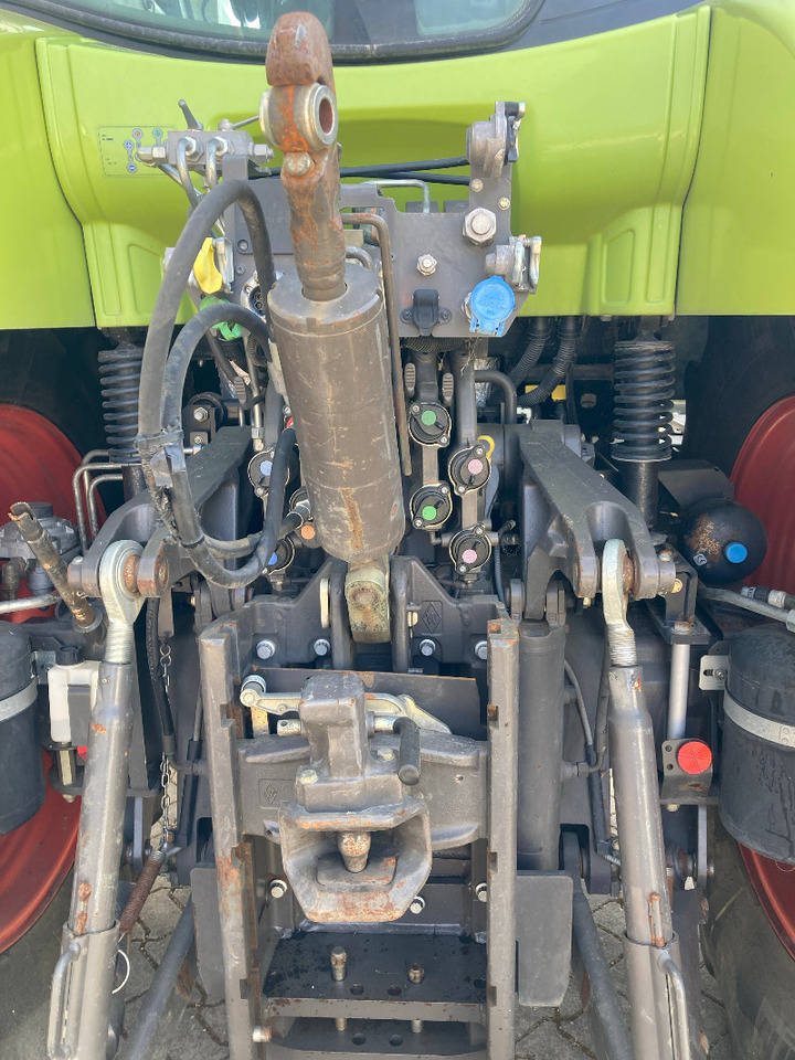 CLAAS Arion 650 CEBIS - Traktor: das Bild 4 CLAAS Arion 650 CEBIS - Traktor: das Bild 4