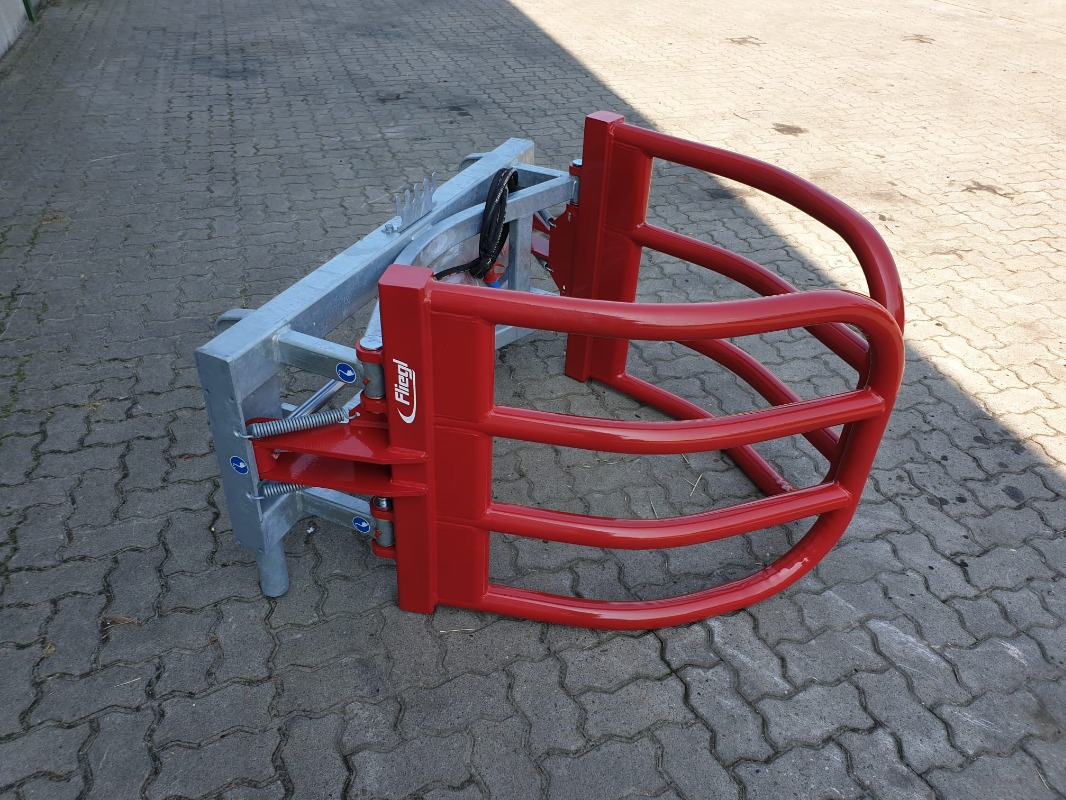 Fliegl Ballenzange Profi-Combi **Sonderpreis** - Anbauteil: das Bild 2 Fliegl Ballenzange Profi-Combi **Sonderpreis** - Anbauteil: das Bild 2