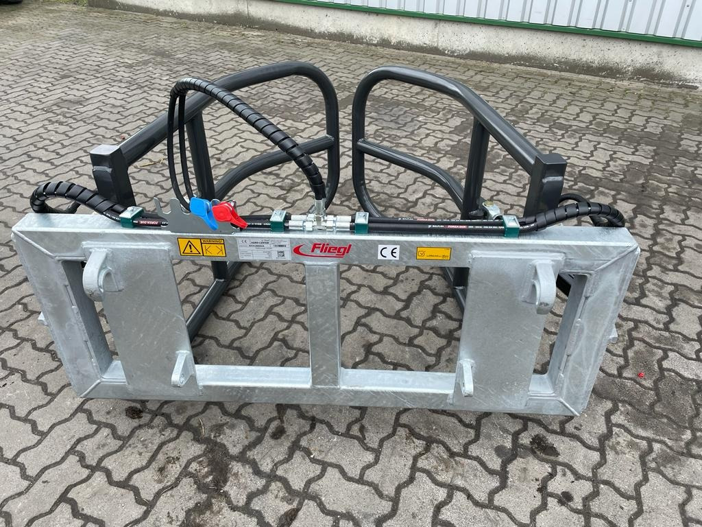 Fliegl Ballenzange ''Small'' **Sonderpreis** - Anbauteil: das Bild 3 Fliegl Ballenzange ''Small'' **Sonderpreis** - Anbauteil: das Bild 3