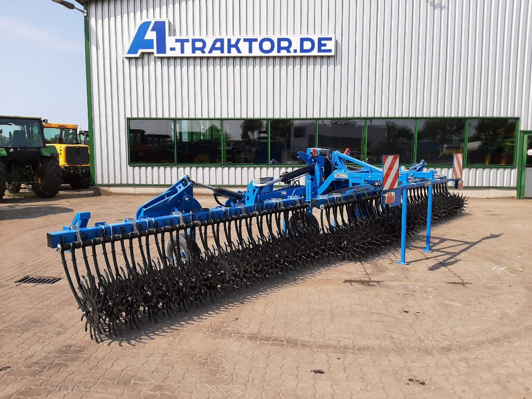 Carré/Carre STERNROLLHACKE ROTANET - Technik für Bodenbearbeitung: das Bild 3 Carré/Carre STERNROLLHACKE ROTANET - Technik für Bodenbearbeitung: das Bild 3