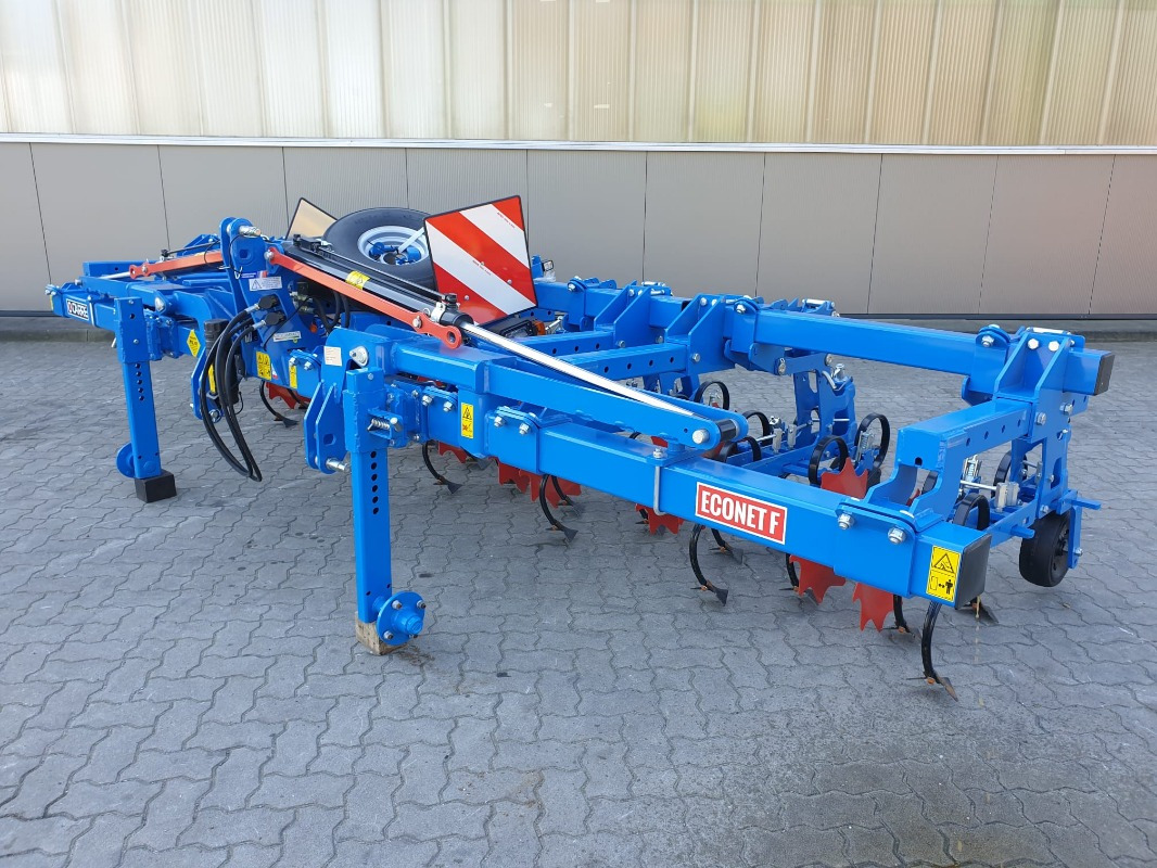 Carré ECONET F 6R75 HACKE - Technik für Bodenbearbeitung: das Bild 3 Carré ECONET F 6R75 HACKE - Technik für Bodenbearbeitung: das Bild 3