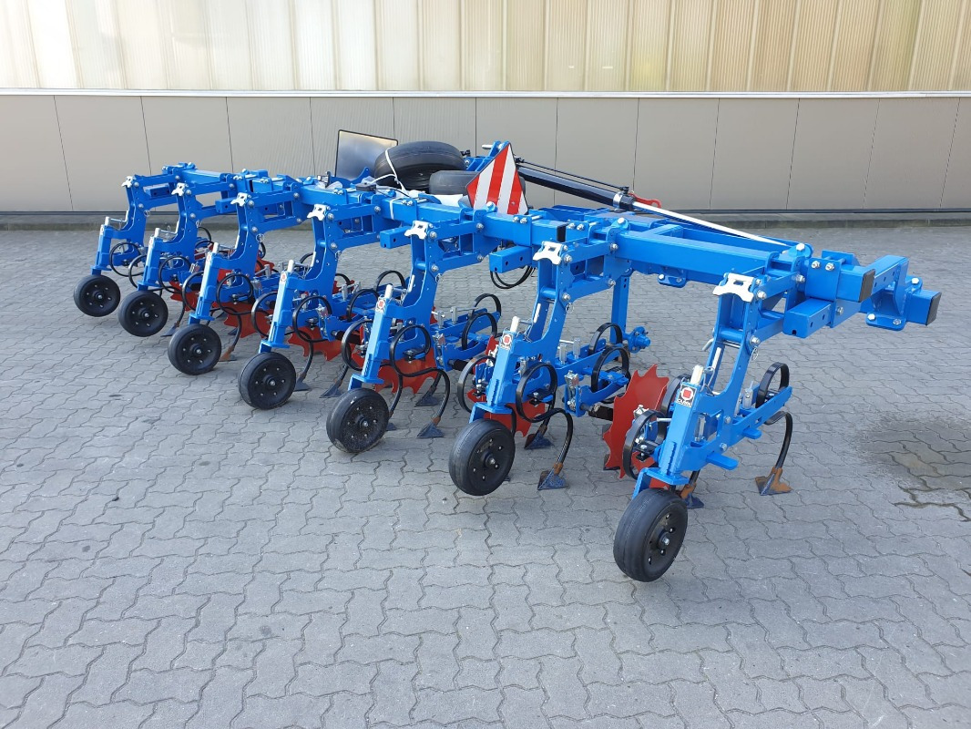 Carré ECONET F 6R75 HACKE - Technik für Bodenbearbeitung: das Bild 4 Carré ECONET F 6R75 HACKE - Technik für Bodenbearbeitung: das Bild 4