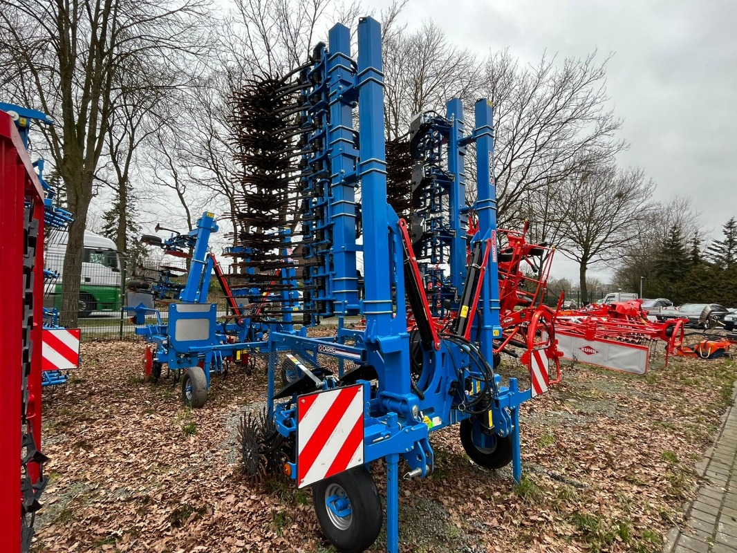 Carré STERNROLLHACKE ROTANET - Technik für Bodenbearbeitung: das Bild 3 Carré STERNROLLHACKE ROTANET - Technik für Bodenbearbeitung: das Bild 3