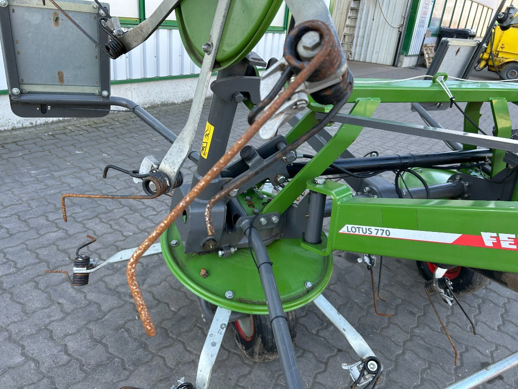 Fendt Lotus 770 - Heuwender/ Wenderechen: das Bild 2 Fendt Lotus 770 - Heuwender/ Wenderechen: das Bild 2