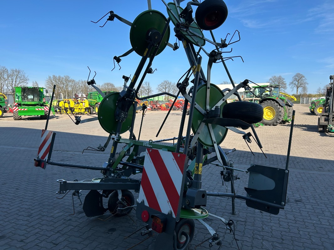 Fendt Lotus 770 - Heuwender/ Wenderechen: das Bild 4 Fendt Lotus 770 - Heuwender/ Wenderechen: das Bild 4