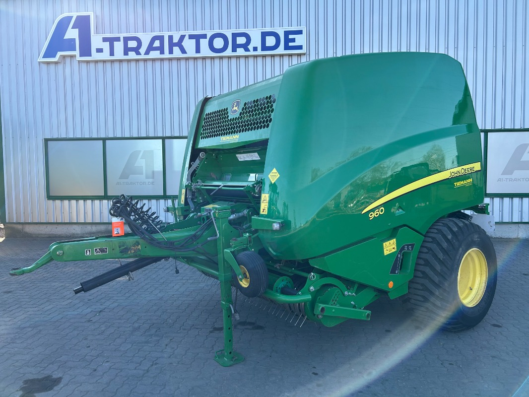 John Deere 960 Premium - Ballenwickelgerät: das Bild 1 John Deere 960 Premium - Ballenwickelgerät: das Bild 1