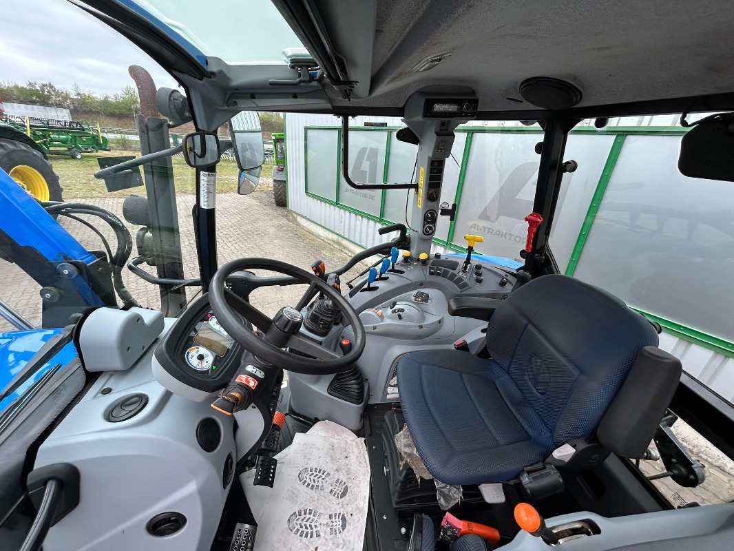 Traktor New Holland T5.105: das Bild 10
