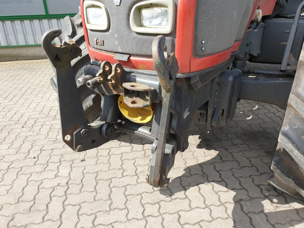 Traktor Valtra T151: das Bild 7
