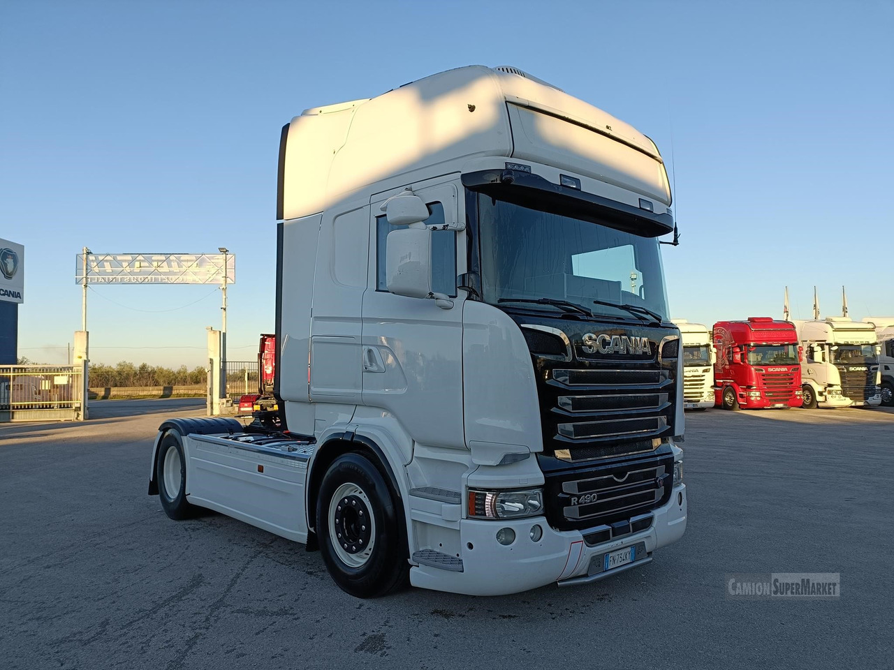 SCANIA R490 - Sattelzugmaschine: das Bild 2 SCANIA R490 - Sattelzugmaschine: das Bild 2