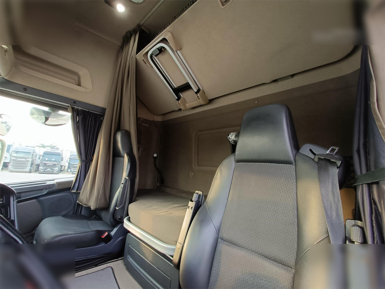 SCANIA R490 - Sattelzugmaschine: das Bild 5 SCANIA R490 - Sattelzugmaschine: das Bild 5