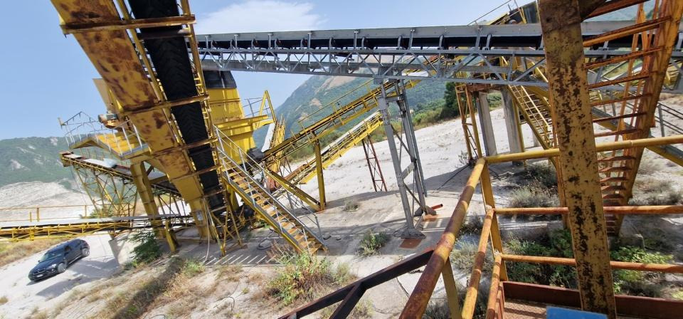 200 t 4 Decksiebmaschine mit prallbrecher - Siebmaschine: das Bild 2 200 t 4 Decksiebmaschine mit prallbrecher - Siebmaschine: das Bild 2