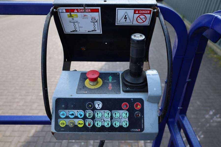 Haulotte COMPACT 10DX Diesel, 4x4 Drive, 10.15m Working Hei - Scherenbühne: das Bild 4 Haulotte COMPACT 10DX Diesel, 4x4 Drive, 10.15m Working Hei - Scherenbühne: das Bild 4