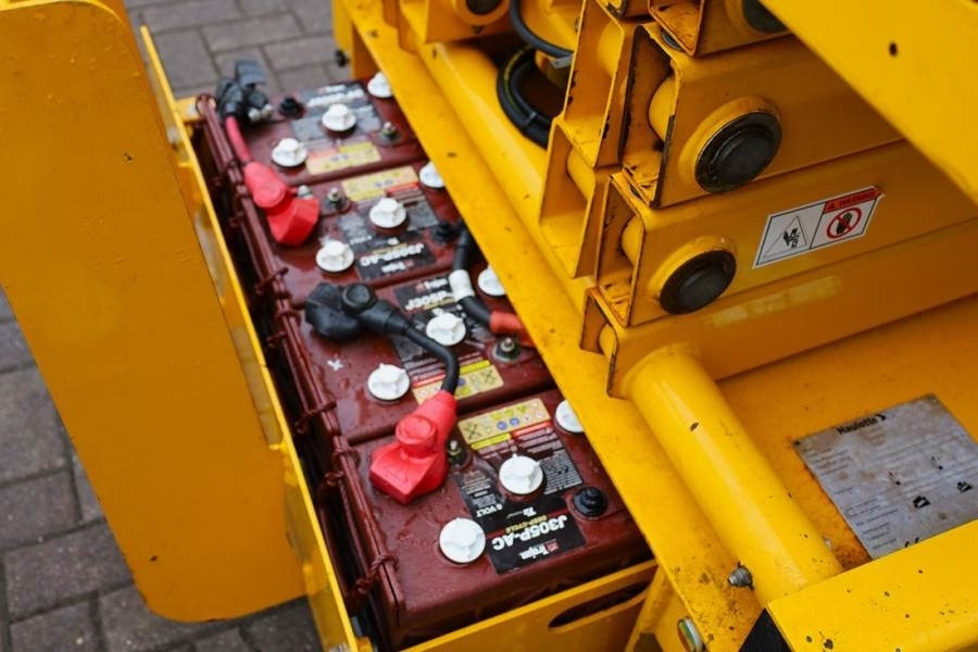 Haulotte Compact 10 Electric, 10.2m Working Height, 450kg C - Scherenbühne: das Bild 4 Haulotte Compact 10 Electric, 10.2m Working Height, 450kg C - Scherenbühne: das Bild 4