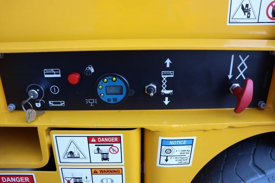 Haulotte Compact 10N Valid Inspection, *Guarantee! 10m Work - Scherenbühne: das Bild 4 Haulotte Compact 10N Valid Inspection, *Guarantee! 10m Work - Scherenbühne: das Bild 4