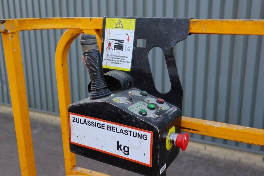 Haulotte Compact 12 Electric, 12m Working Height, 300kg Cap - Scherenbühne: das Bild 4 Haulotte Compact 12 Electric, 12m Working Height, 300kg Cap - Scherenbühne: das Bild 4