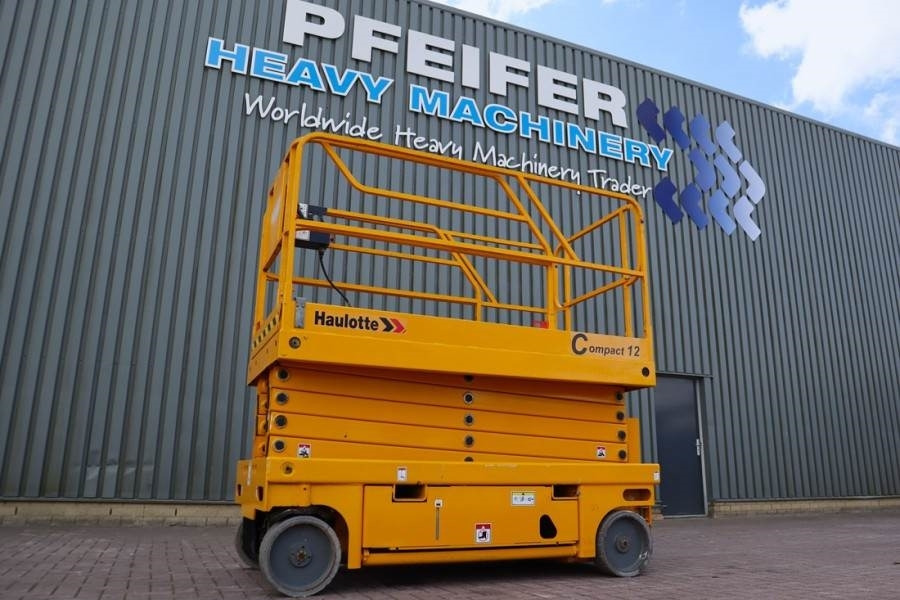 Haulotte Compact 12 Electric, 12m Working Height, 300kg Cap - Scherenbühne: das Bild 1 Haulotte Compact 12 Electric, 12m Working Height, 300kg Cap - Scherenbühne: das Bild 1
