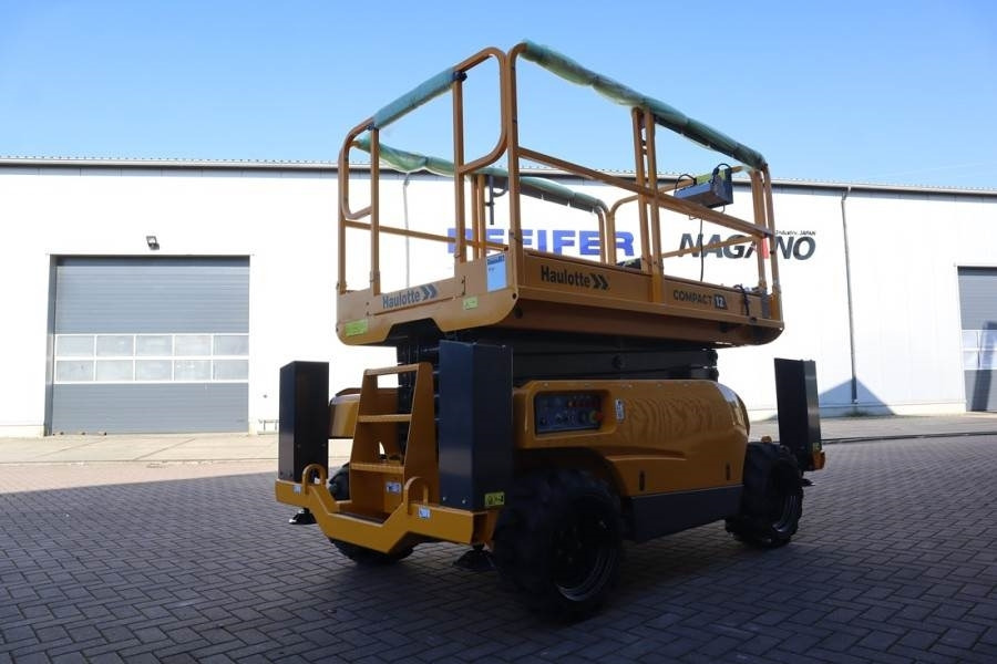Haulotte Compact 12DX Valid Inspection, *Guarantee! Diesel, - Scherenbühne: das Bild 2 Haulotte Compact 12DX Valid Inspection, *Guarantee! Diesel, - Scherenbühne: das Bild 2