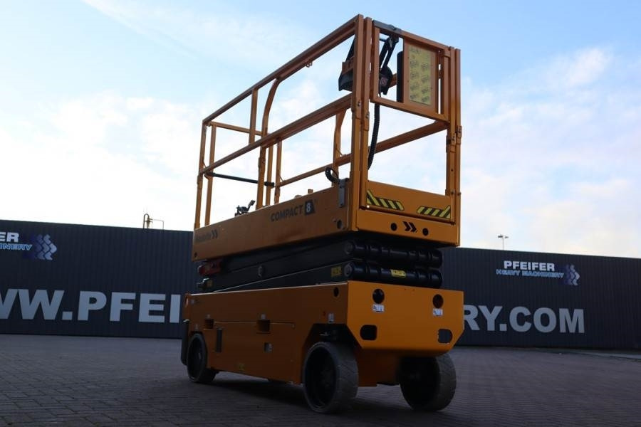 Haulotte Compact 8N Valid inspection, *Guarantee! 8m Workin - Scherenbühne: das Bild 5 Haulotte Compact 8N Valid inspection, *Guarantee! 8m Workin - Scherenbühne: das Bild 5