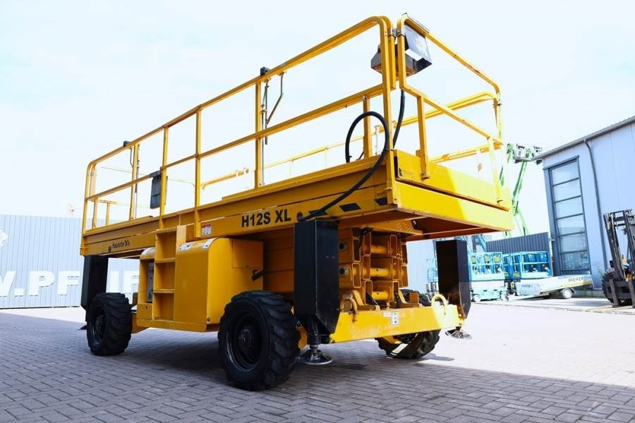 Scherenbühne Haulotte H12SXL Diesel, 4x4 Drive, 12m Working Height, 700k: das Bild 7