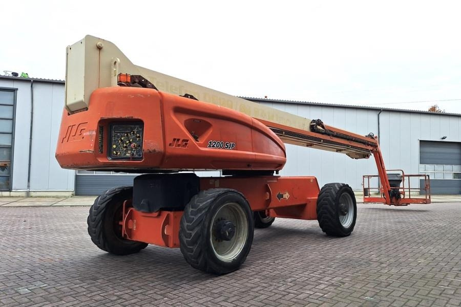 JLG 1200SJP Diesel, 38.7m Working Height, 23.5m Reach, - Gelenkarmbühne: das Bild 2 JLG 1200SJP Diesel, 38.7m Working Height, 23.5m Reach, - Gelenkarmbühne: das Bild 2