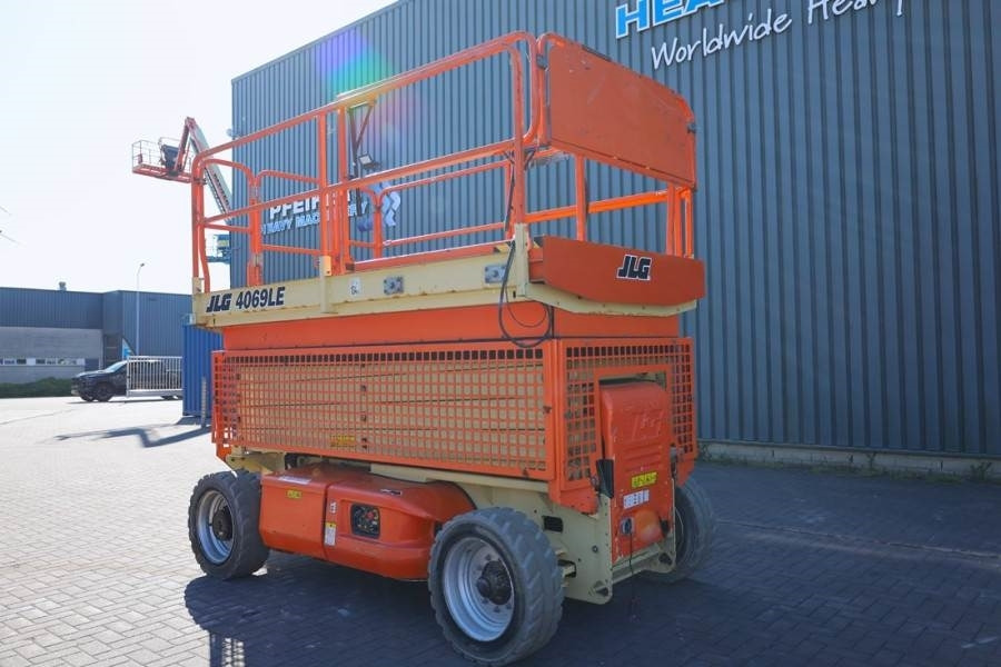 Scherenbühne JLG M4069 Hybrid, 14.2m Working Height, 360kg Capacity: das Bild 8 Scherenbühne JLG M4069 Hybrid, 14.2m Working Height, 360kg Capacity: das Bild 8