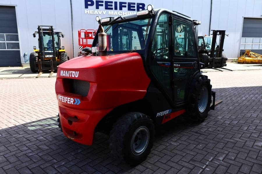 Manitou MC25-4 Valid Inspection, *Guarantee, Diesel, 4x4 D - Geländestapler: das Bild 2 Manitou MC25-4 Valid Inspection, *Guarantee, Diesel, 4x4 D - Geländestapler: das Bild 2