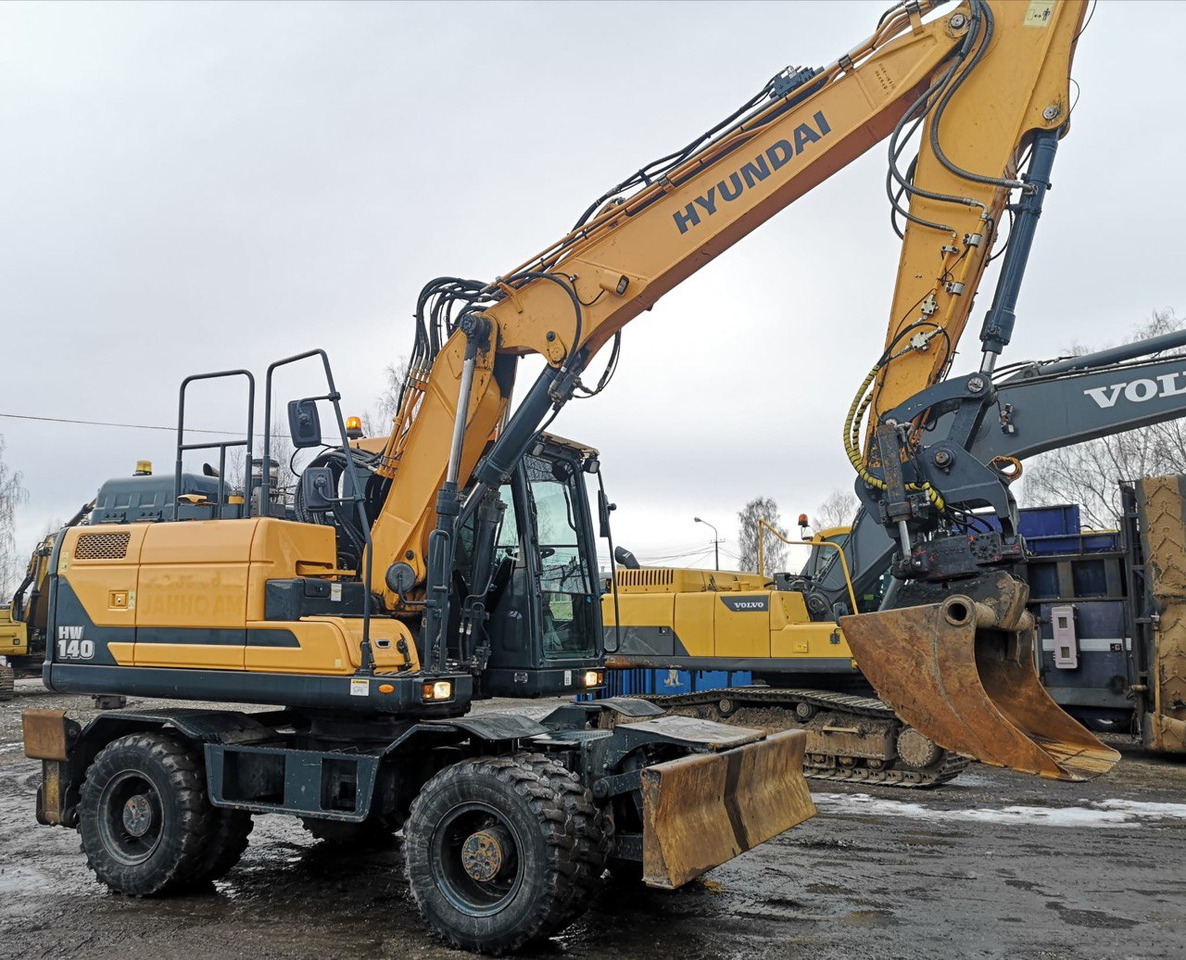 Hyundai W140 - Bagger: das Bild 1 Hyundai W140 - Bagger: das Bild 1