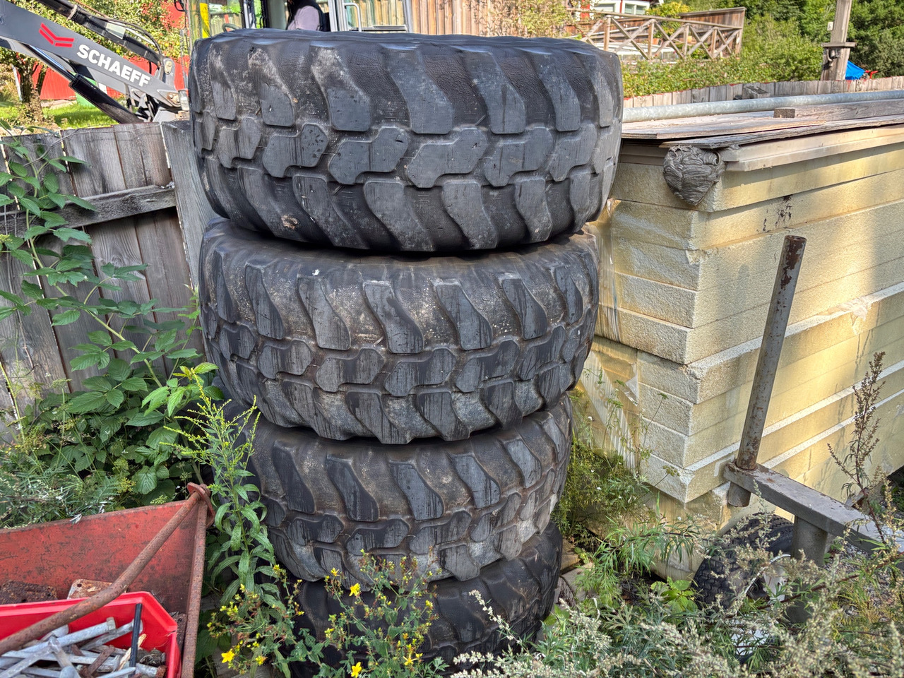 Dunlop T9 - Reifen für Baumaschine: das Bild 1 Dunlop T9 - Reifen für Baumaschine: das Bild 1