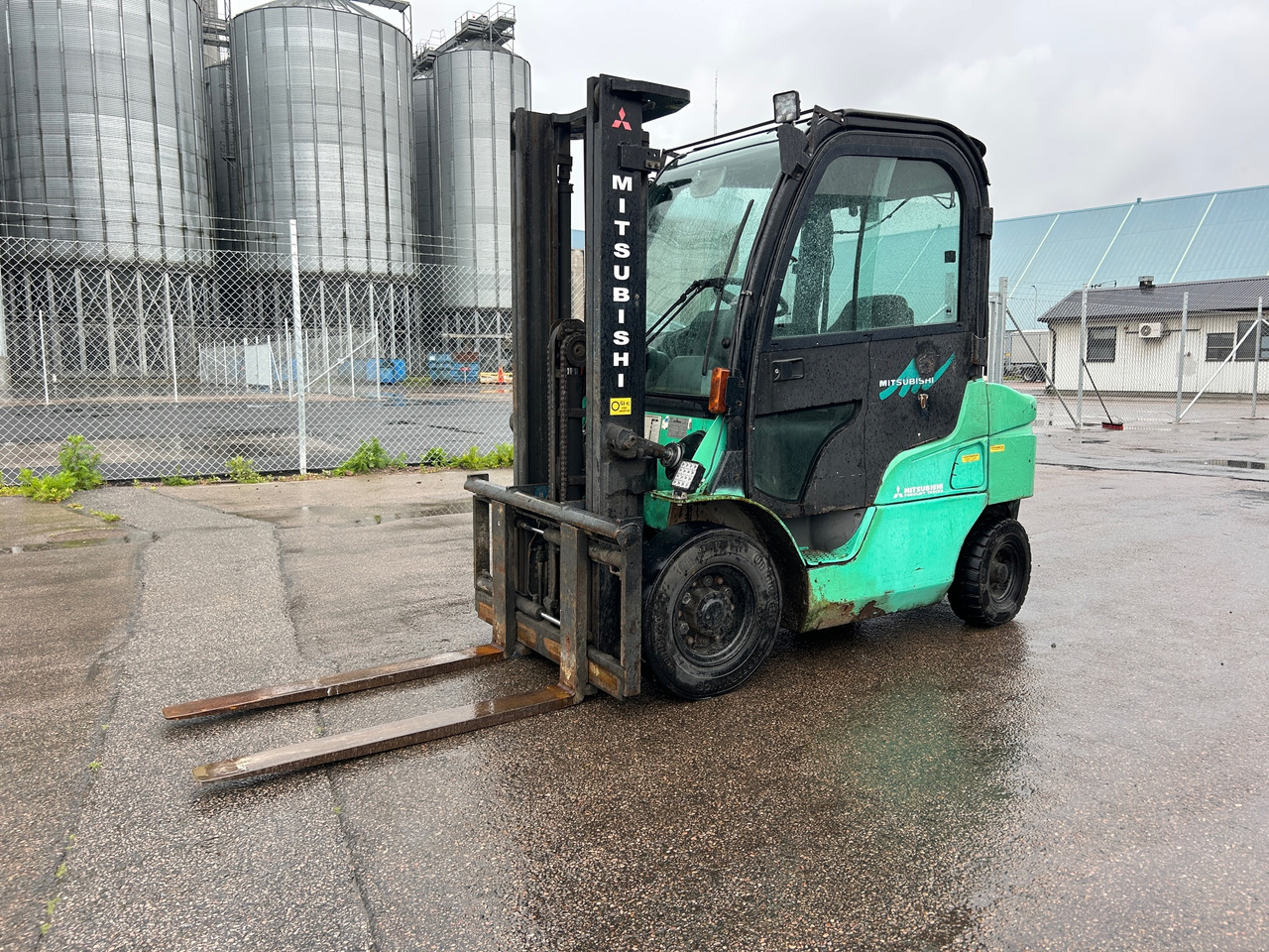 Mitsubishi FD25N - Flurförderzeug: das Bild 1 Mitsubishi FD25N - Flurförderzeug: das Bild 1